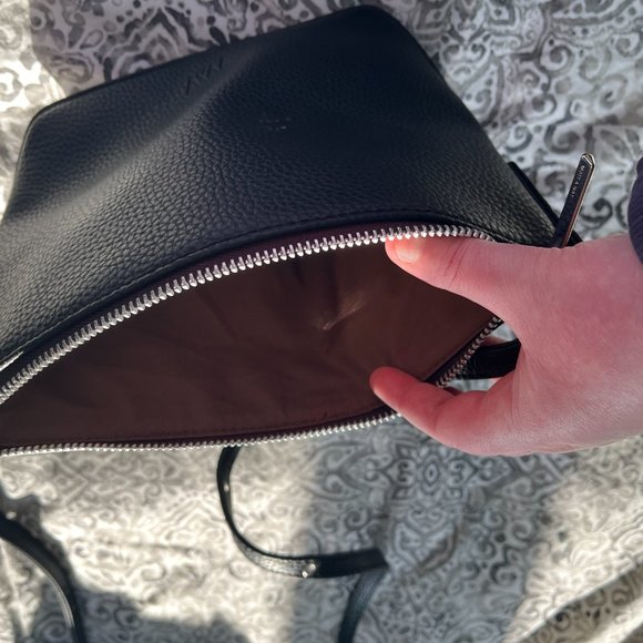 NWOT Matt and Nat Sam Purity Crossbody Bag In Black - Picture 5 of 5